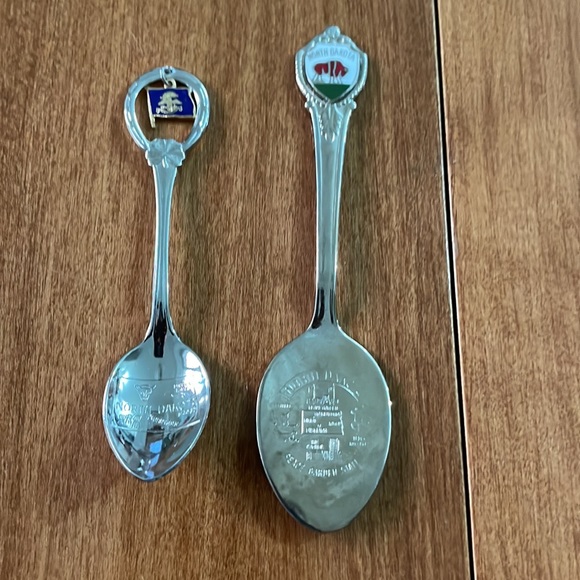 Souvenir spoons from places in United States - Picture 6 of 7